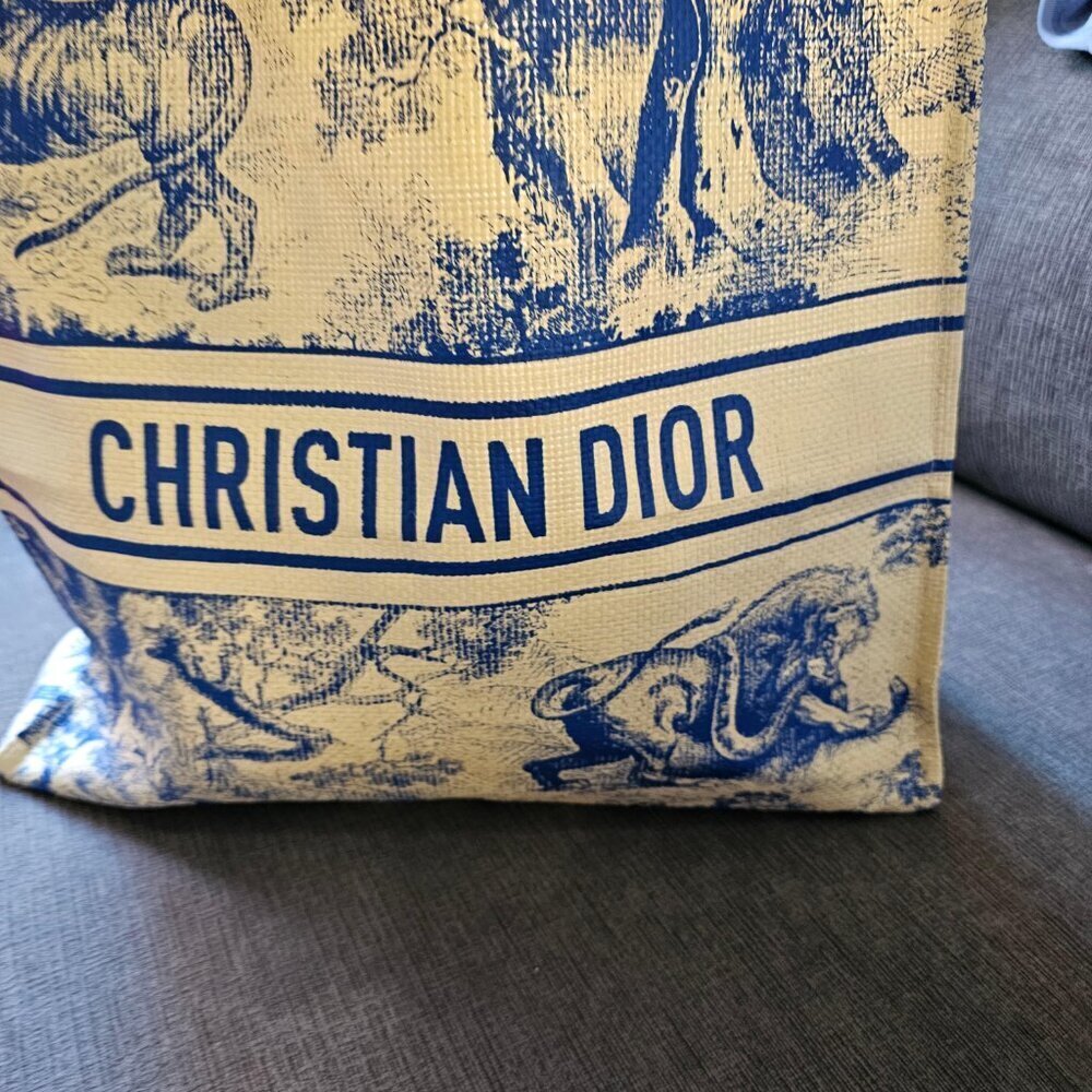 Christian Dior Straw Dioriviera Tote 42.5 x 37 x 15cm - Picture 3 of 11